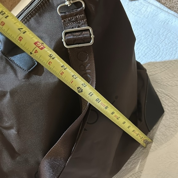 MoroccanOil tote with adjustable shoulder strap. - Picture 6 of 10